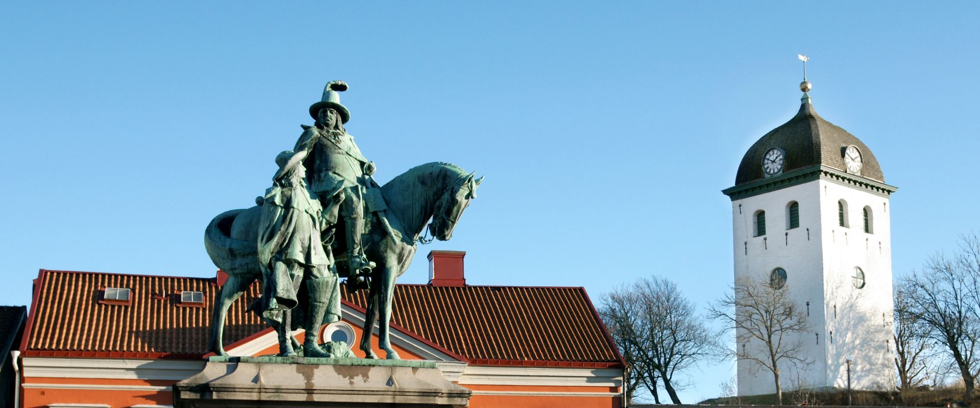 Kungstorget med statyn av Karl X och Erik Dahlberg, Klocktornet i bakgrunden